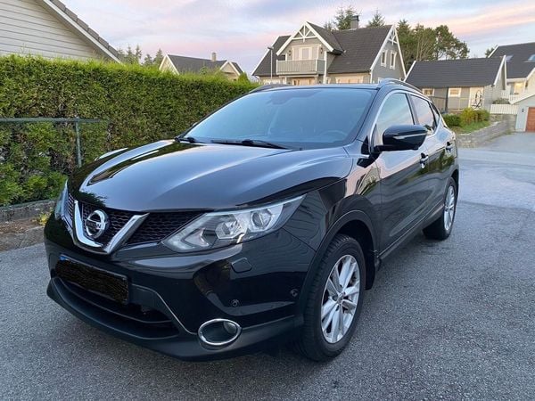 Nissan Qashqai II 1.5 dCi 110 Tekna – Caméra 360° – Toit panoramique