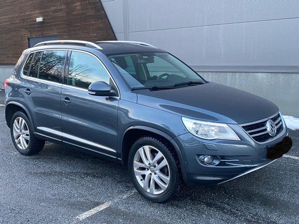 Volkswagen Tiguan Carat 2.0 TDI 140 DSG 4Motion