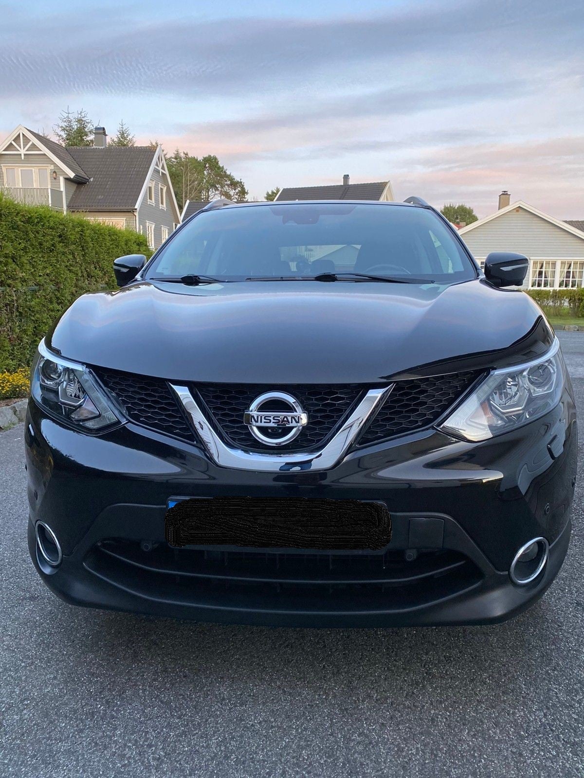 Nissan Qashqai II 1.5 dCi 110 Tekna – Caméra 360° – Toit panoramique