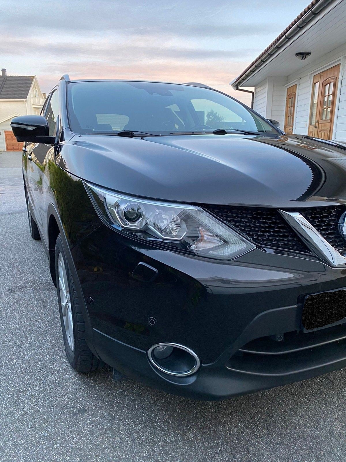 Nissan Qashqai II 1.5 dCi 110 Tekna – Caméra 360° – Toit panoramique