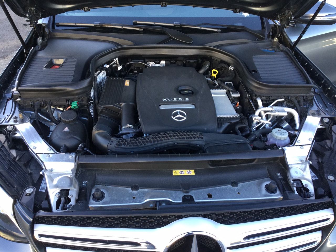 Mercedes-Benz GLC 250 4MATIC AMG Line – 2.0 Essence 211 ch