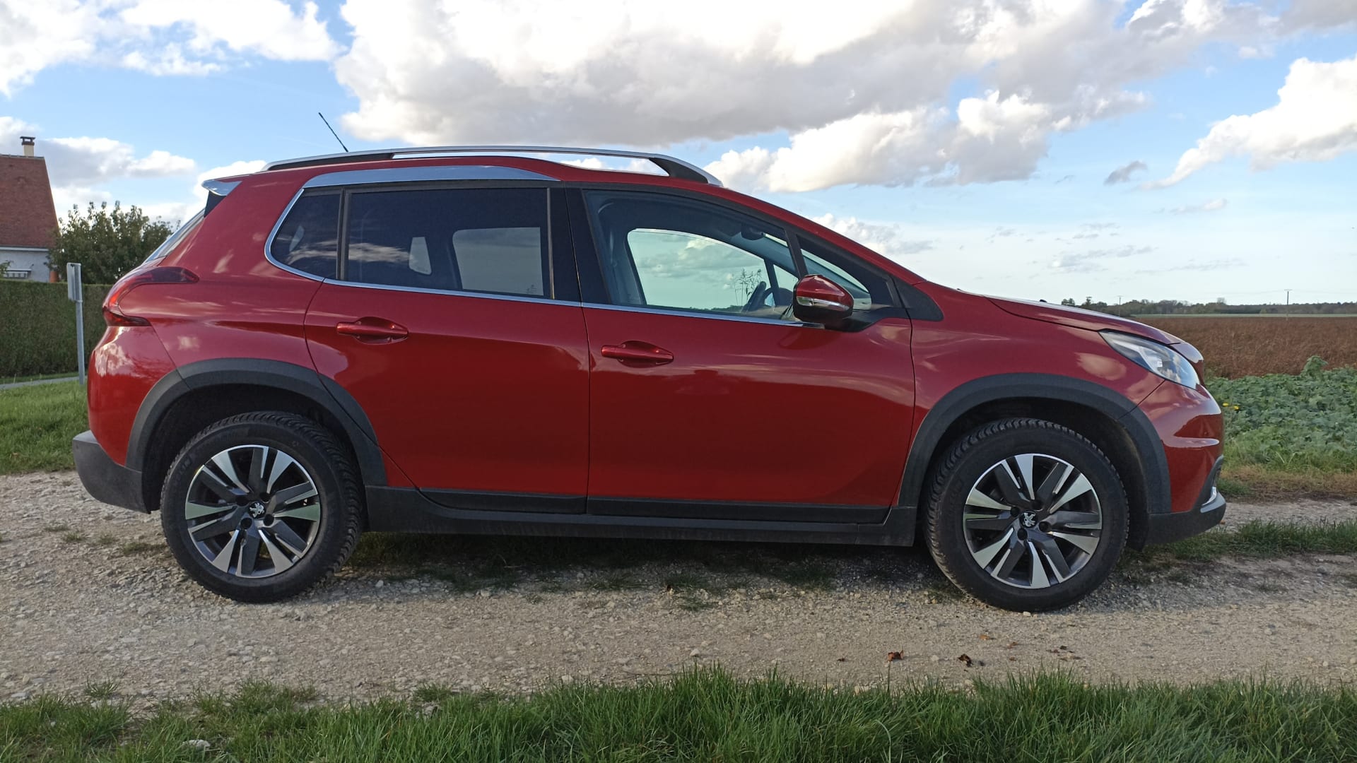 Peugeot 2008 Allure 1.5 BlueHDi 100