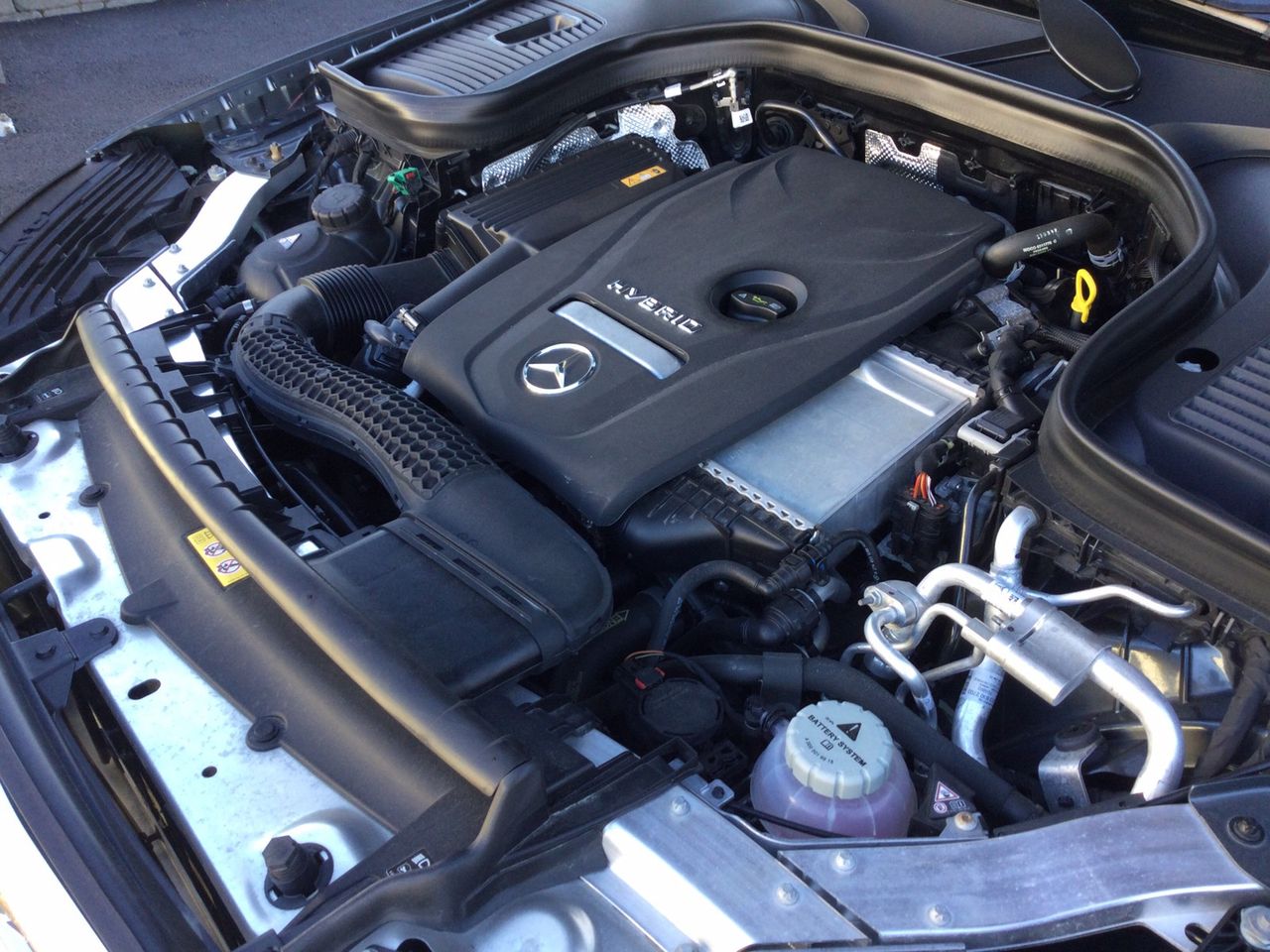 Mercedes-Benz GLC 250 4MATIC AMG Line – 2.0 Essence 211 ch