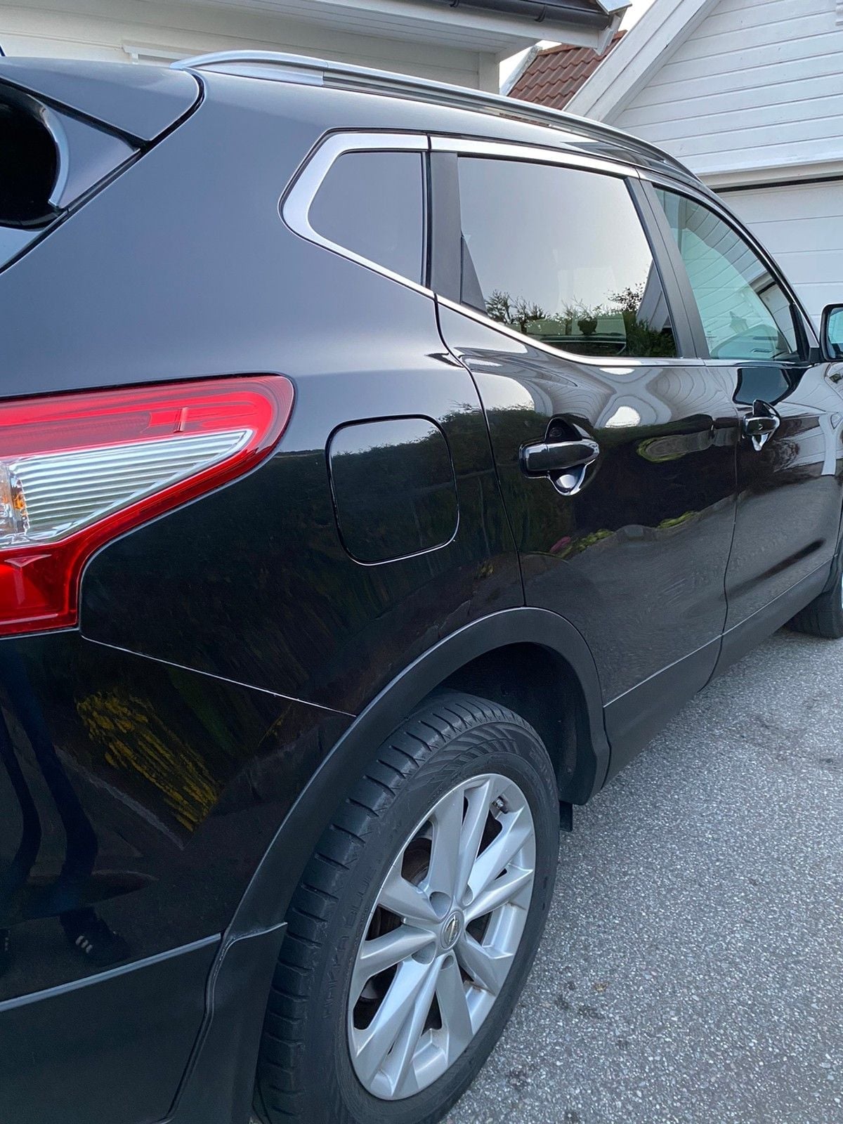 Nissan Qashqai II 1.5 dCi 110 Tekna – Caméra 360° – Toit panoramique