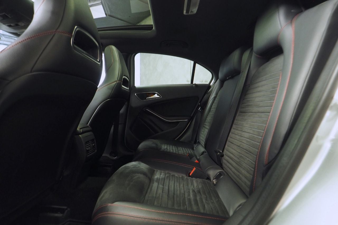 Mercedes-Benz Classe A 180 CDI BlueEFFICIENCY Pack AMG 109 ch 7G-DCT