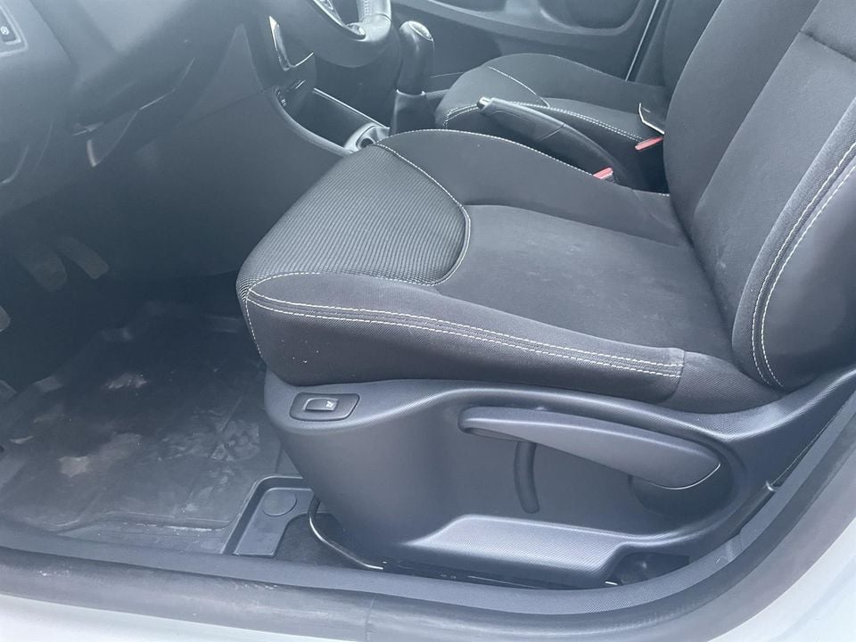 Renault Clio IV Estate Expression 0.9 TCe 90 ch
