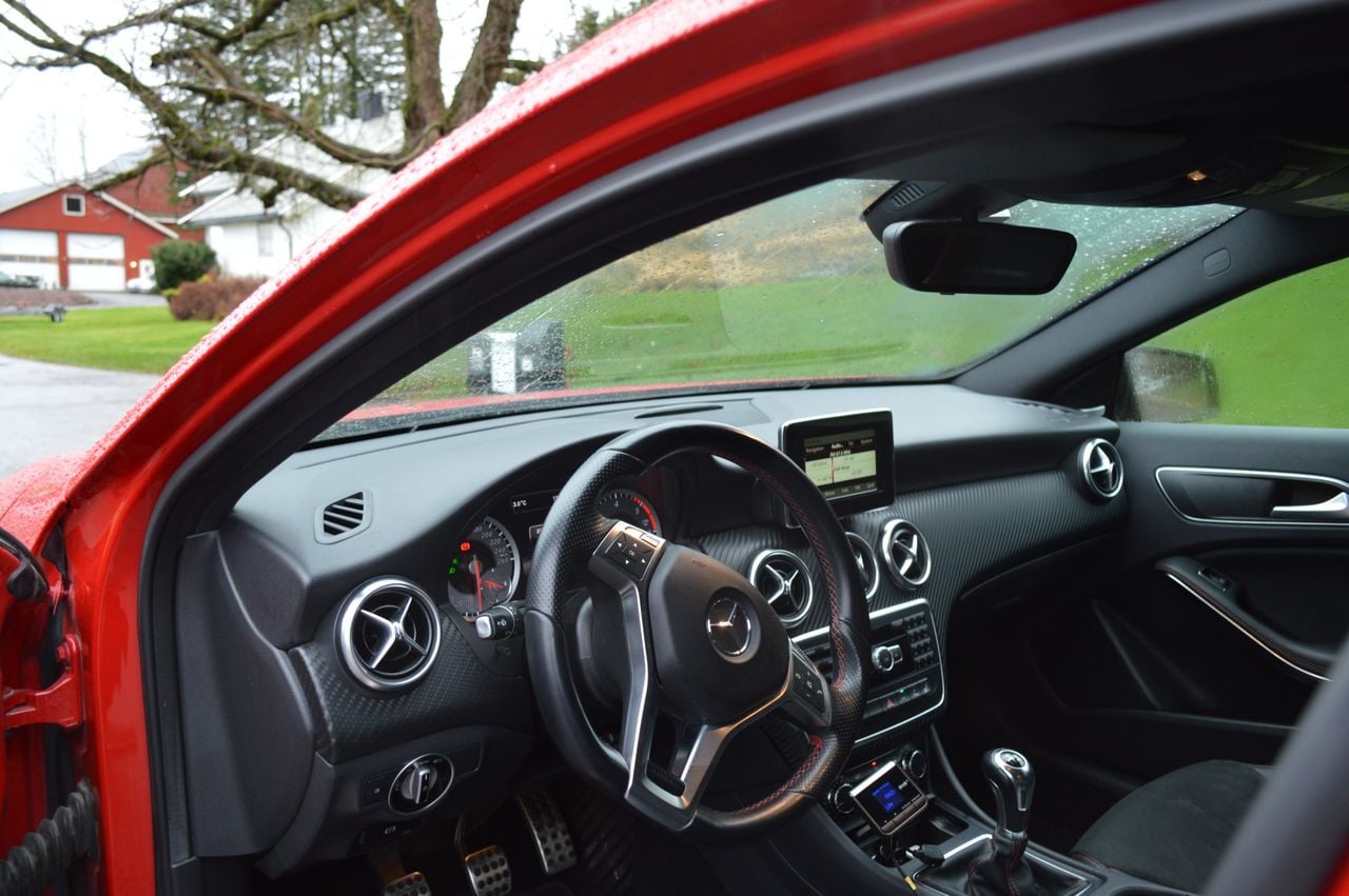 Mercedes-Benz Classe A 180 CDI BlueEFFICIENCY Pack AMG – Toit panoramique
