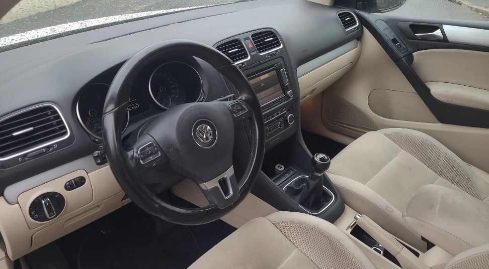 Volkswagen Golf VI Carat  1.6 TDI 105 ch BlueMotion
