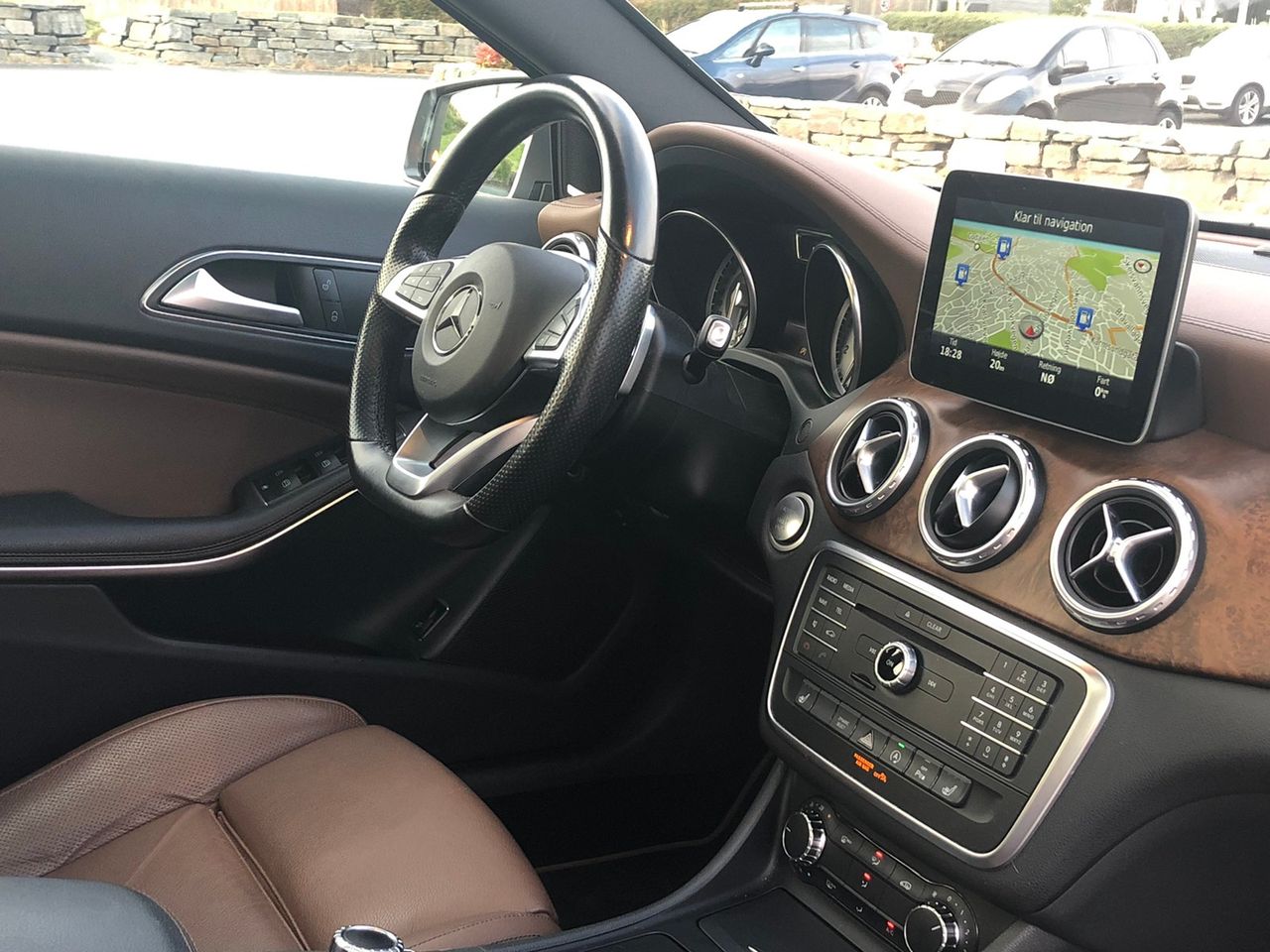 Mercedes-Benz GLA 200 – 1.6 Essence 156 ch