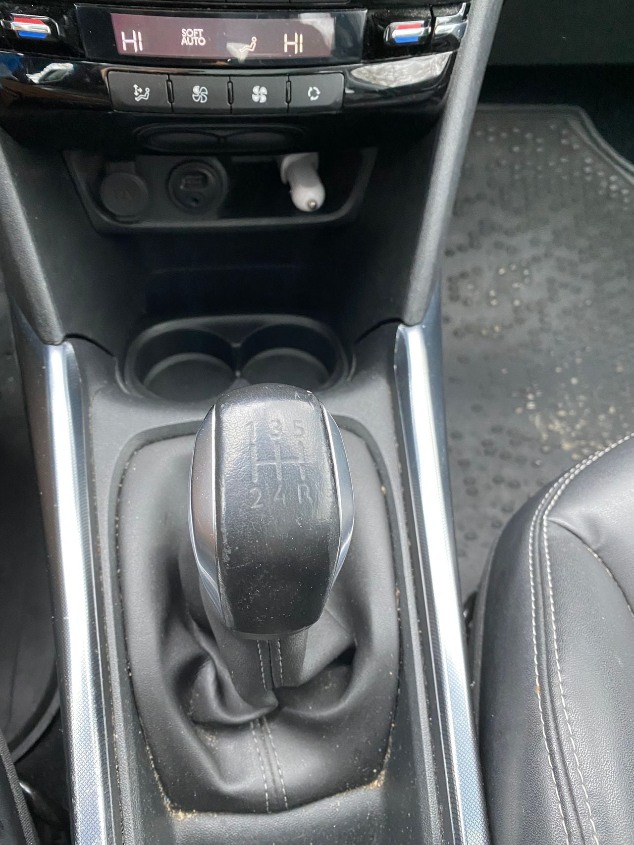 Peugeot 2008 1.2 VTi 82