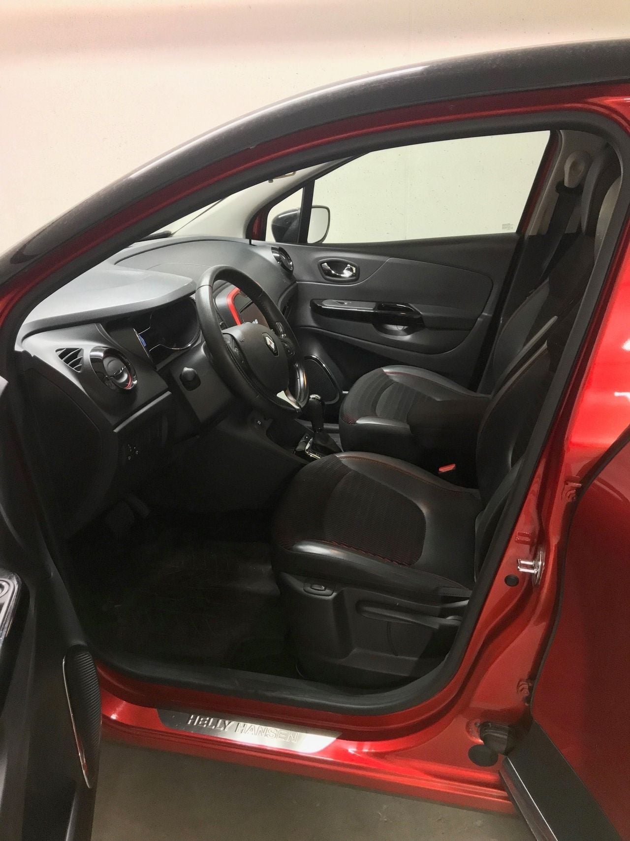 Renault Captur Helly Hansen 1.2 TCe 120 ch EDC
