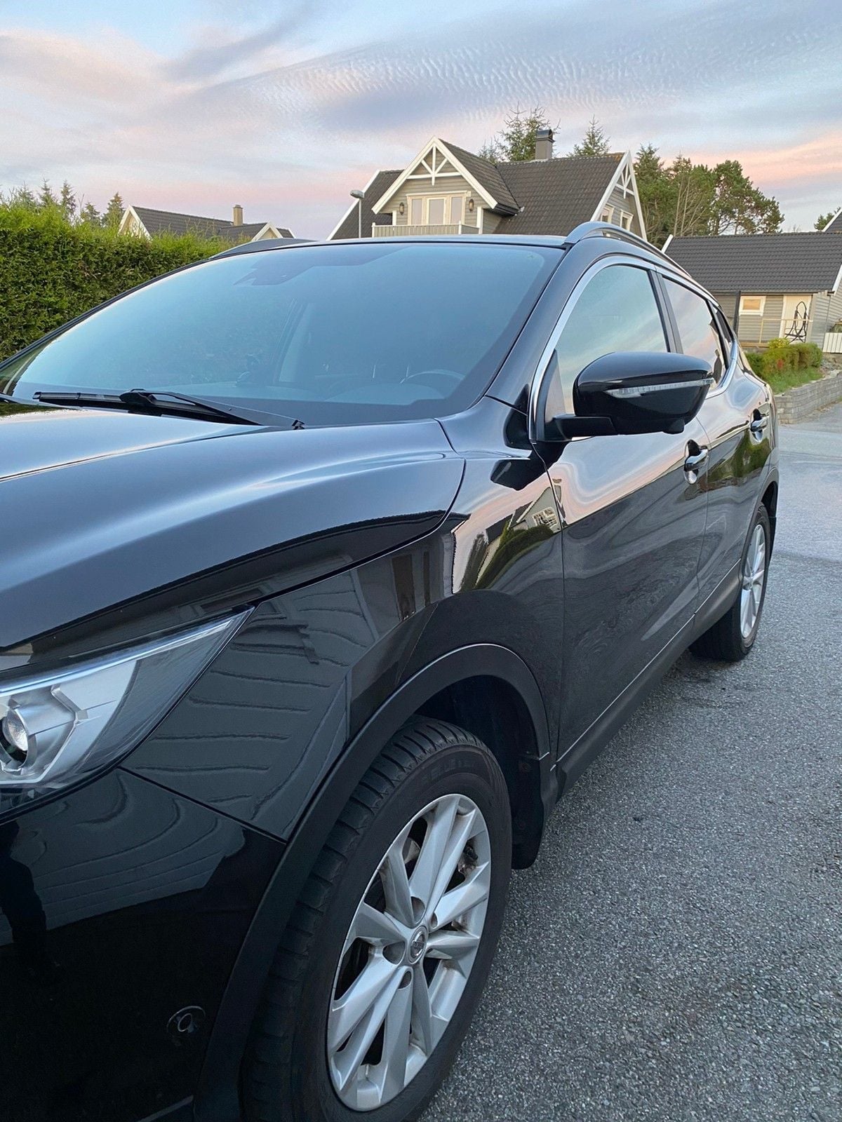 Nissan Qashqai II 1.5 dCi 110 Tekna – Caméra 360° – Toit panoramique