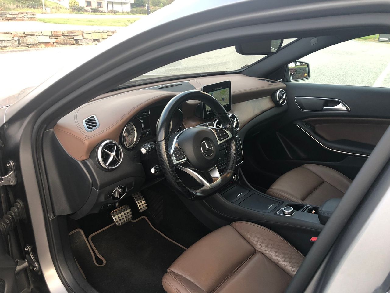 Mercedes-Benz GLA 200 – 1.6 Essence 156 ch