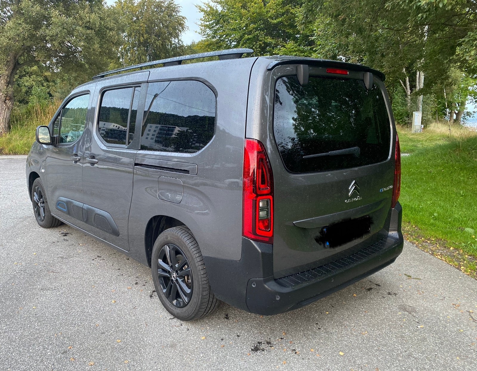 Citroën ë-Berlingo XL 7 places – Électrique 136 ch Autonomie (WLTP): 265 km