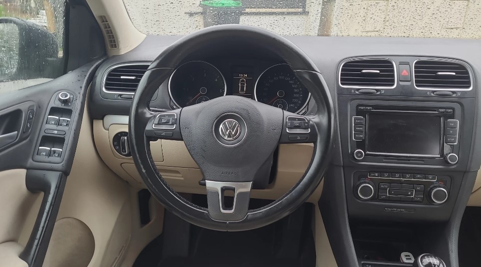 Volkswagen Golf VI Carat  1.6 TDI 105 ch BlueMotion
