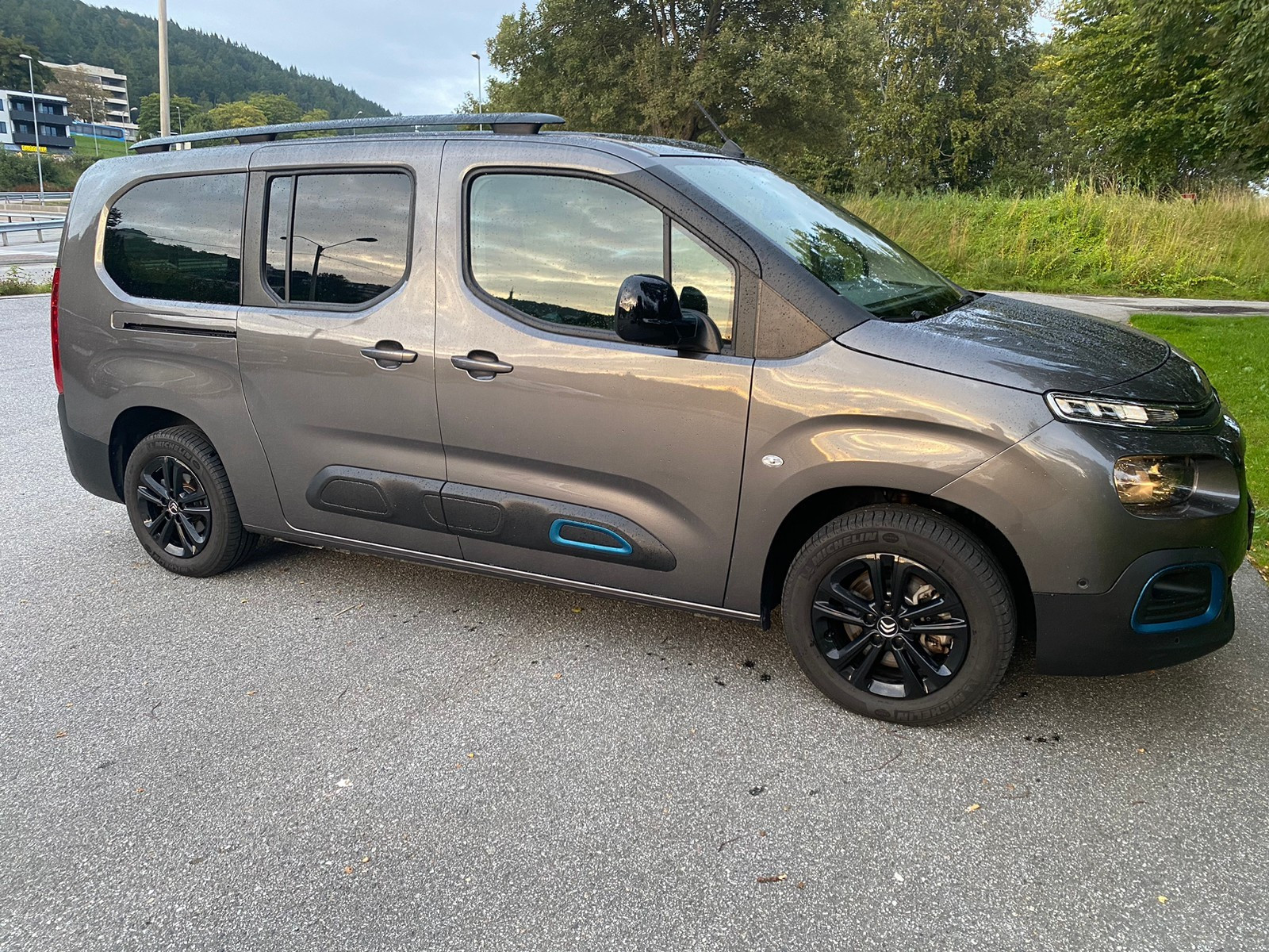 Citroën ë-Berlingo XL 7 places – Électrique 136 ch Autonomie (WLTP): 265 km
