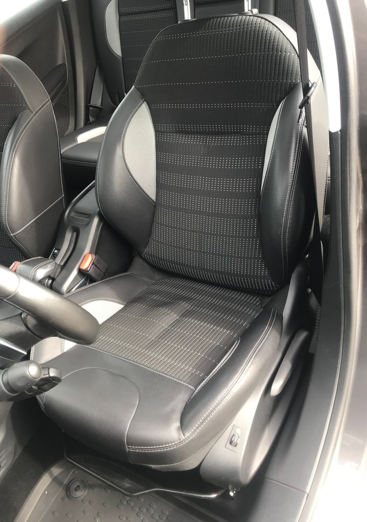 Peugeot 2008 Allure 1.6 e-HDi 92 ETG6