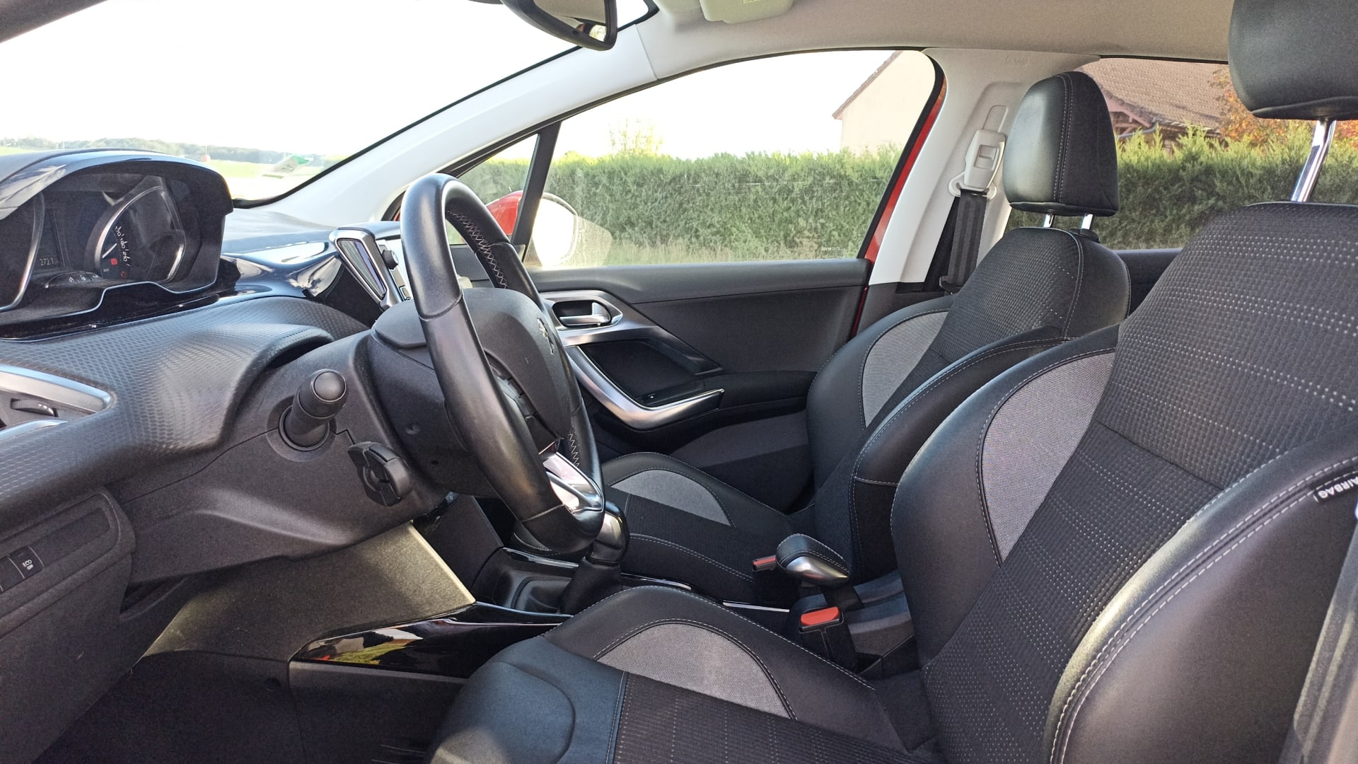 Peugeot 2008 Allure 1.5 BlueHDi 100