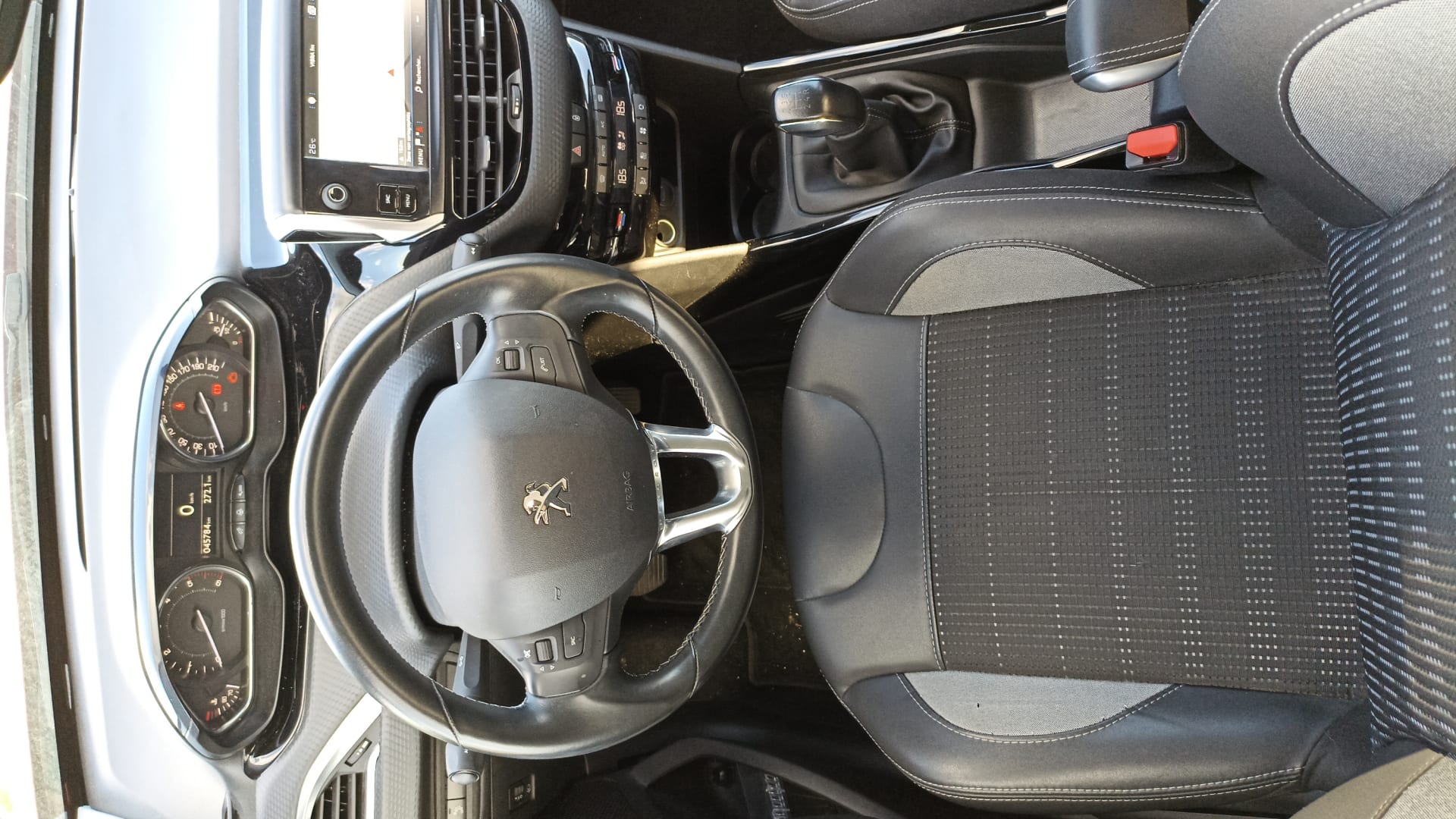 Peugeot 2008 Allure 1.5 BlueHDi 100