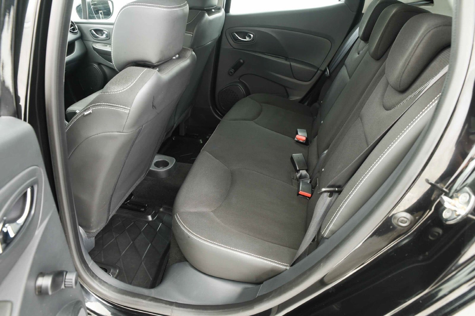 Renault Clio IV Expression 1.5 dCi 90 ch