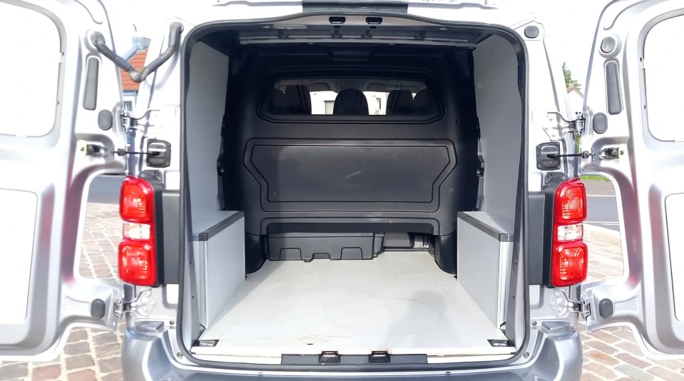 Peugeot Expert Long Pack Sport – 2.0 BlueHDi 180 S&S EAT8