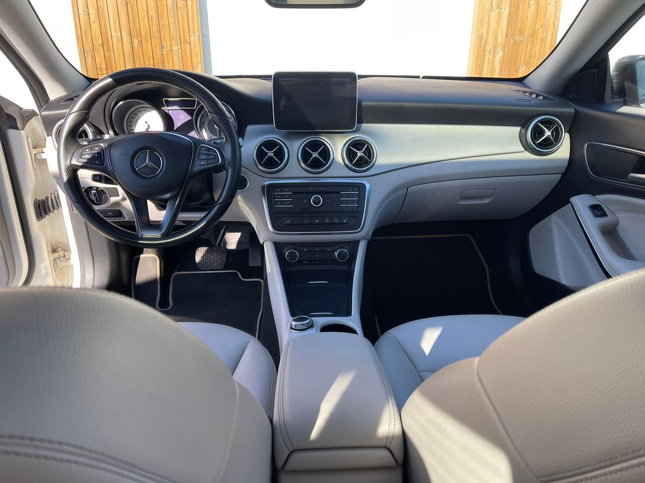 Mercedes-Benz CLA 180 1.6 122 ch 7G-DCT