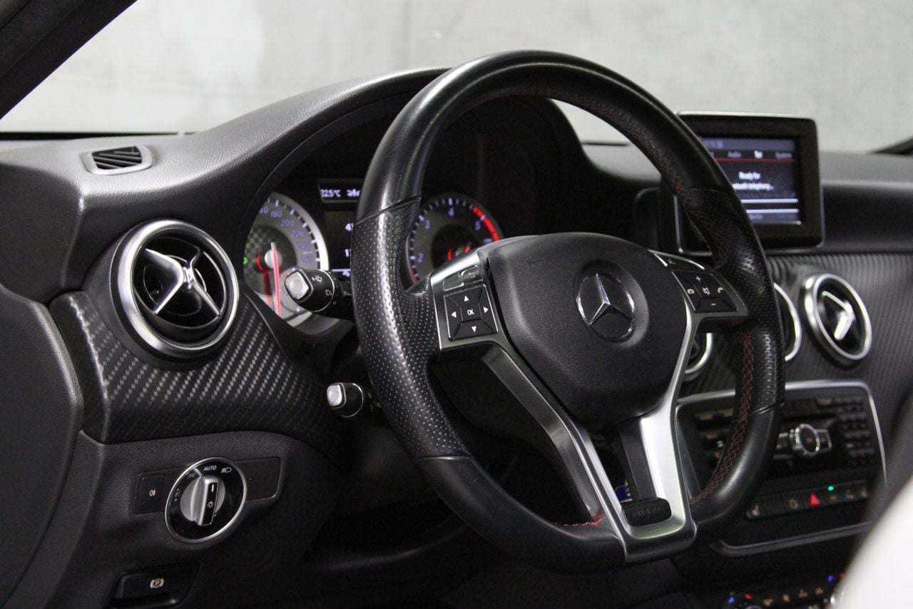 Mercedes-Benz Classe A 180 CDI BlueEFFICIENCY Pack AMG 109 ch 7G-DCT