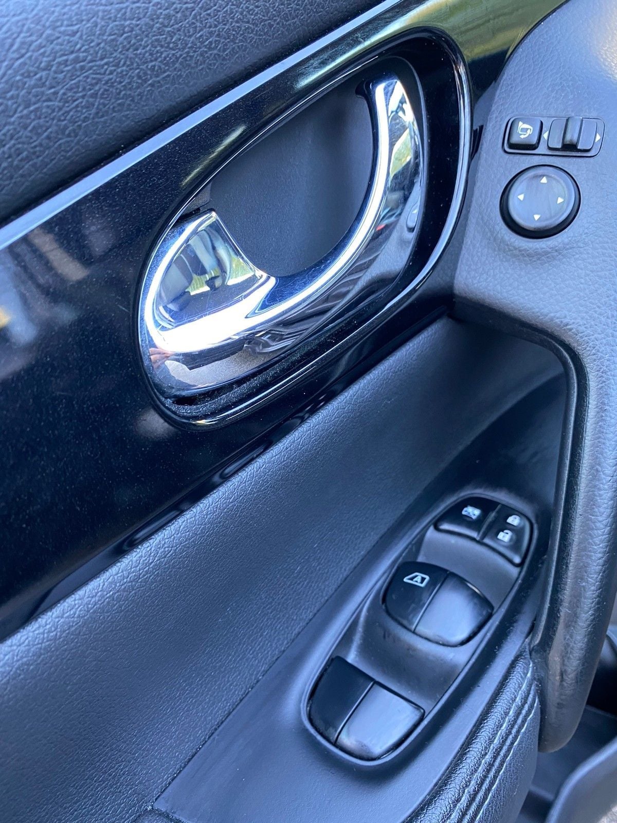 Nissan Qashqai II 1.5 dCi 110 Tekna – Caméra 360° – Toit panoramique