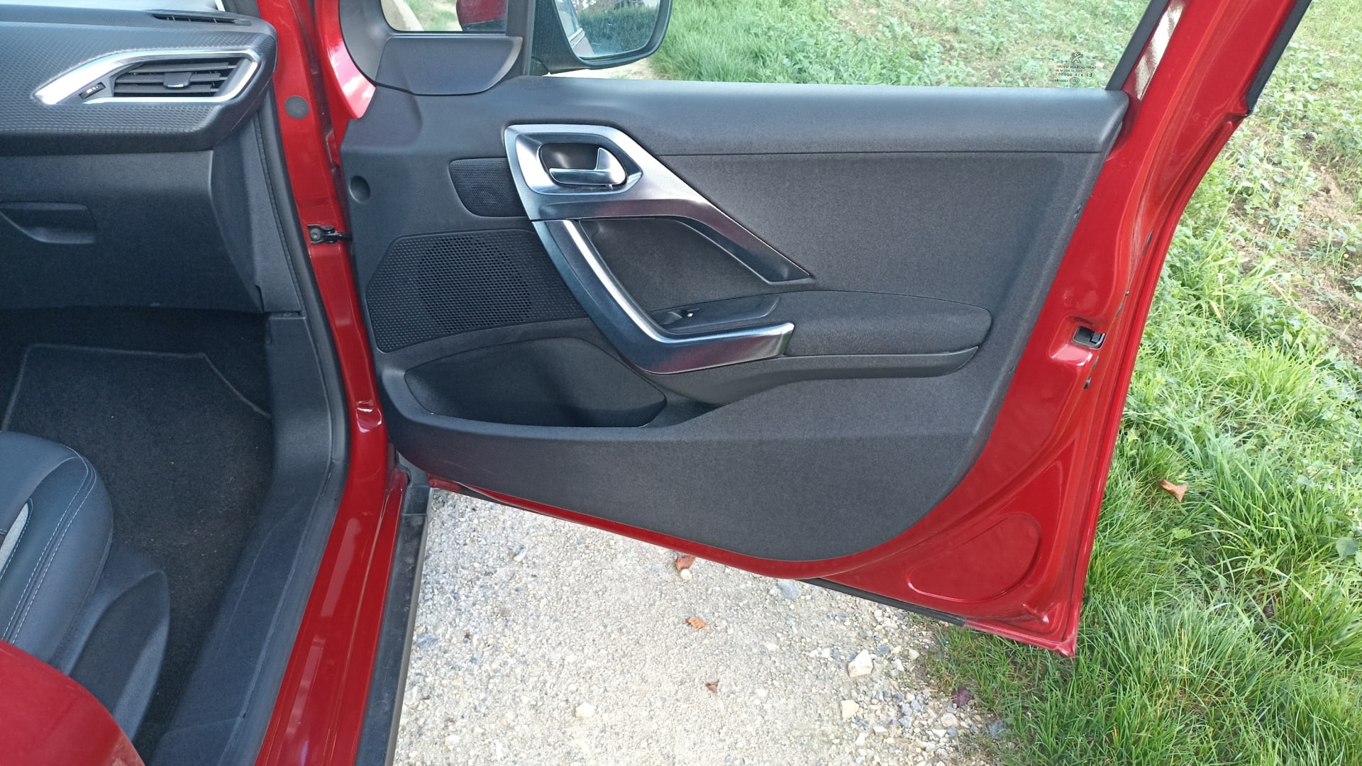 Peugeot 2008 Allure 1.5 BlueHDi 100