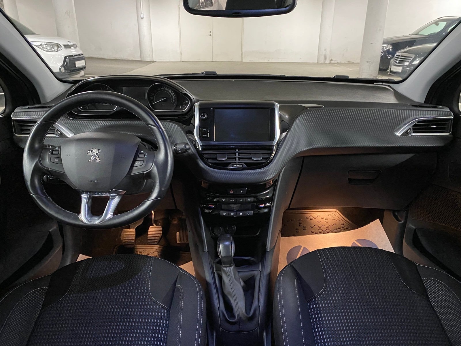 Peugeot 208 Féline 1.6 BlueHDi 120 ch S&S