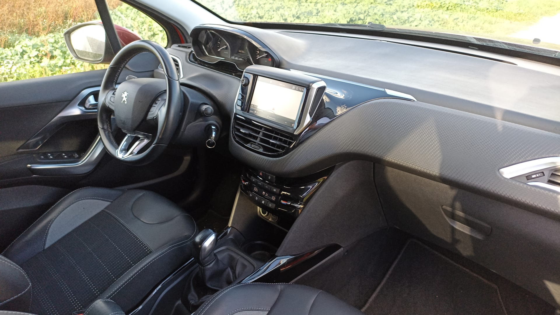 Peugeot 2008 Allure 1.5 BlueHDi 100