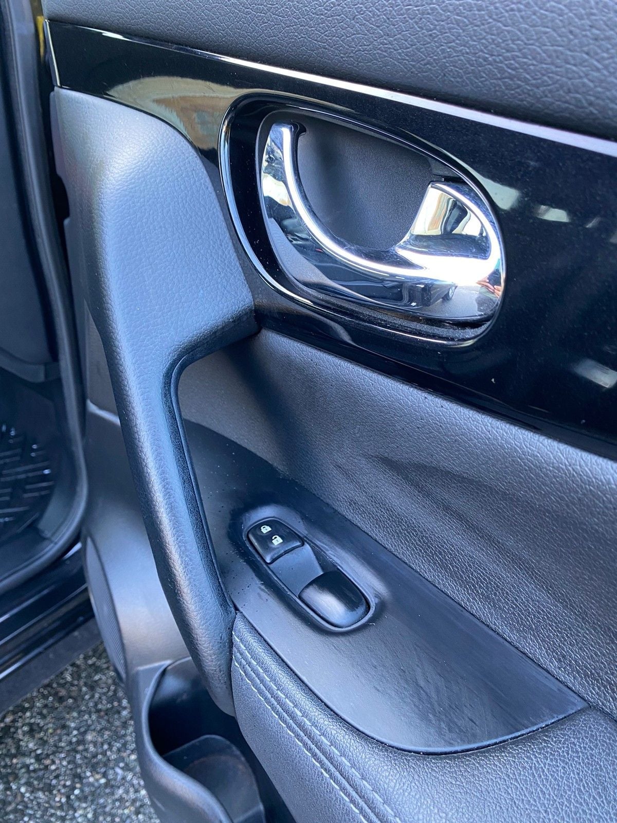 Nissan Qashqai II 1.5 dCi 110 Tekna – Caméra 360° – Toit panoramique