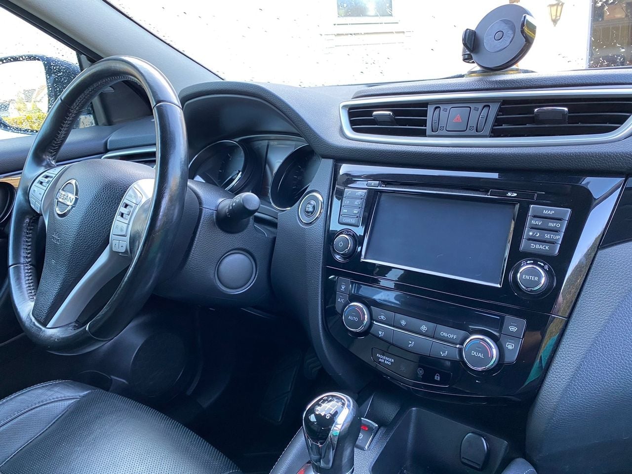 Nissan Qashqai II 1.5 dCi 110 Tekna – Caméra 360° – Toit panoramique