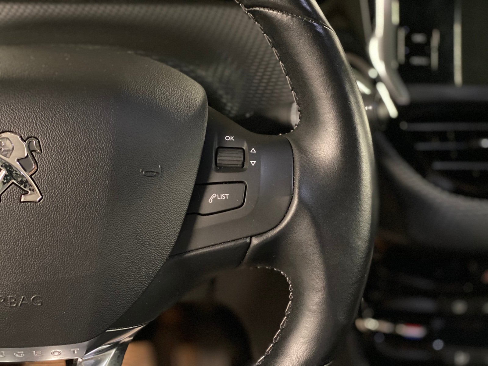 Peugeot 208 Féline 1.6 BlueHDi 120 ch S&S