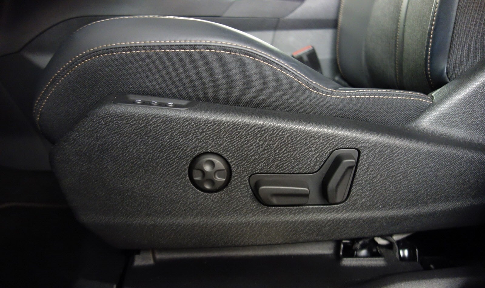 Peugeot 3008 II GT Line Essence EAT6