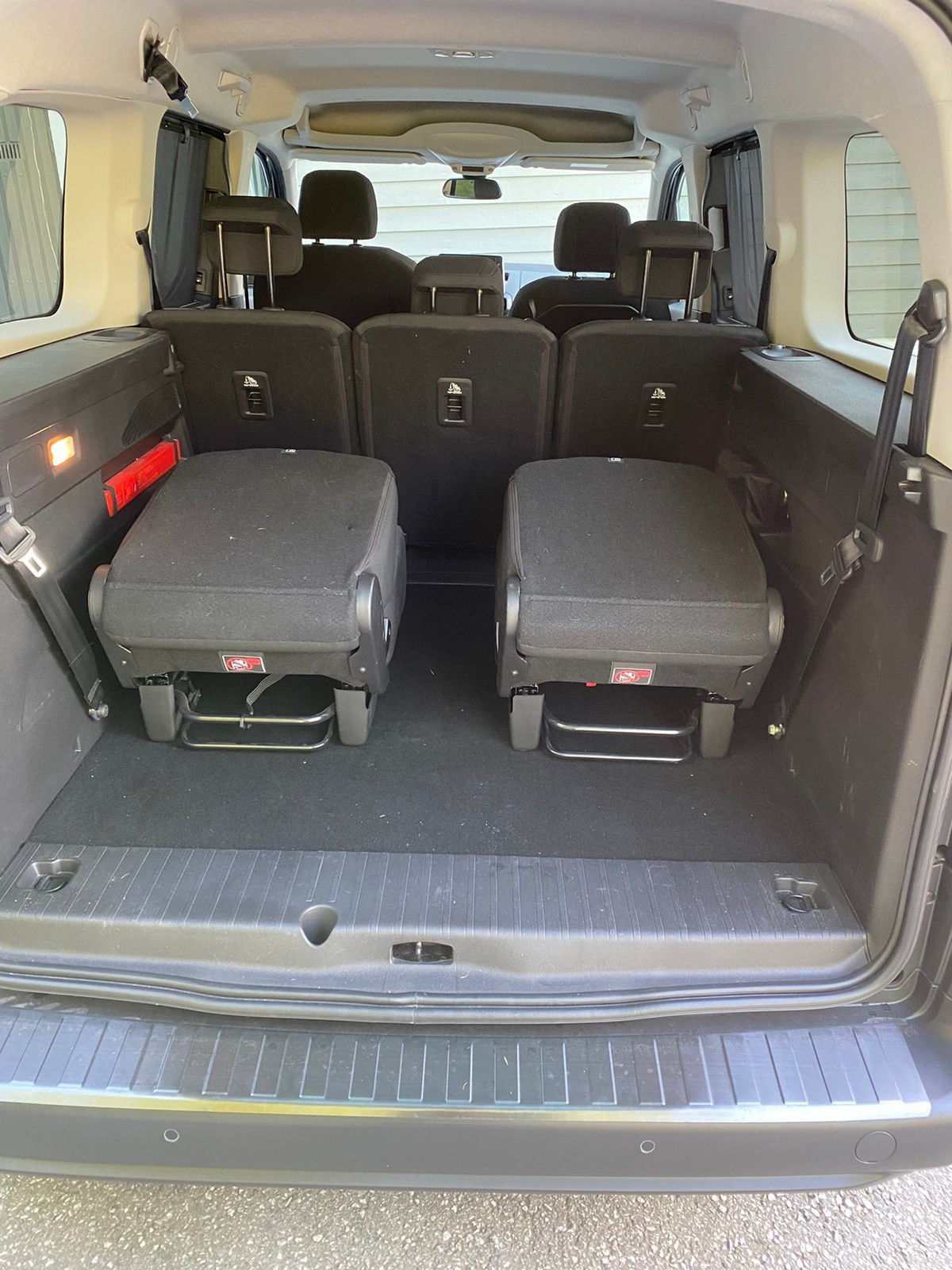 Citroën ë-Berlingo XL 7 places – Électrique 136 ch Autonomie (WLTP): 265 km