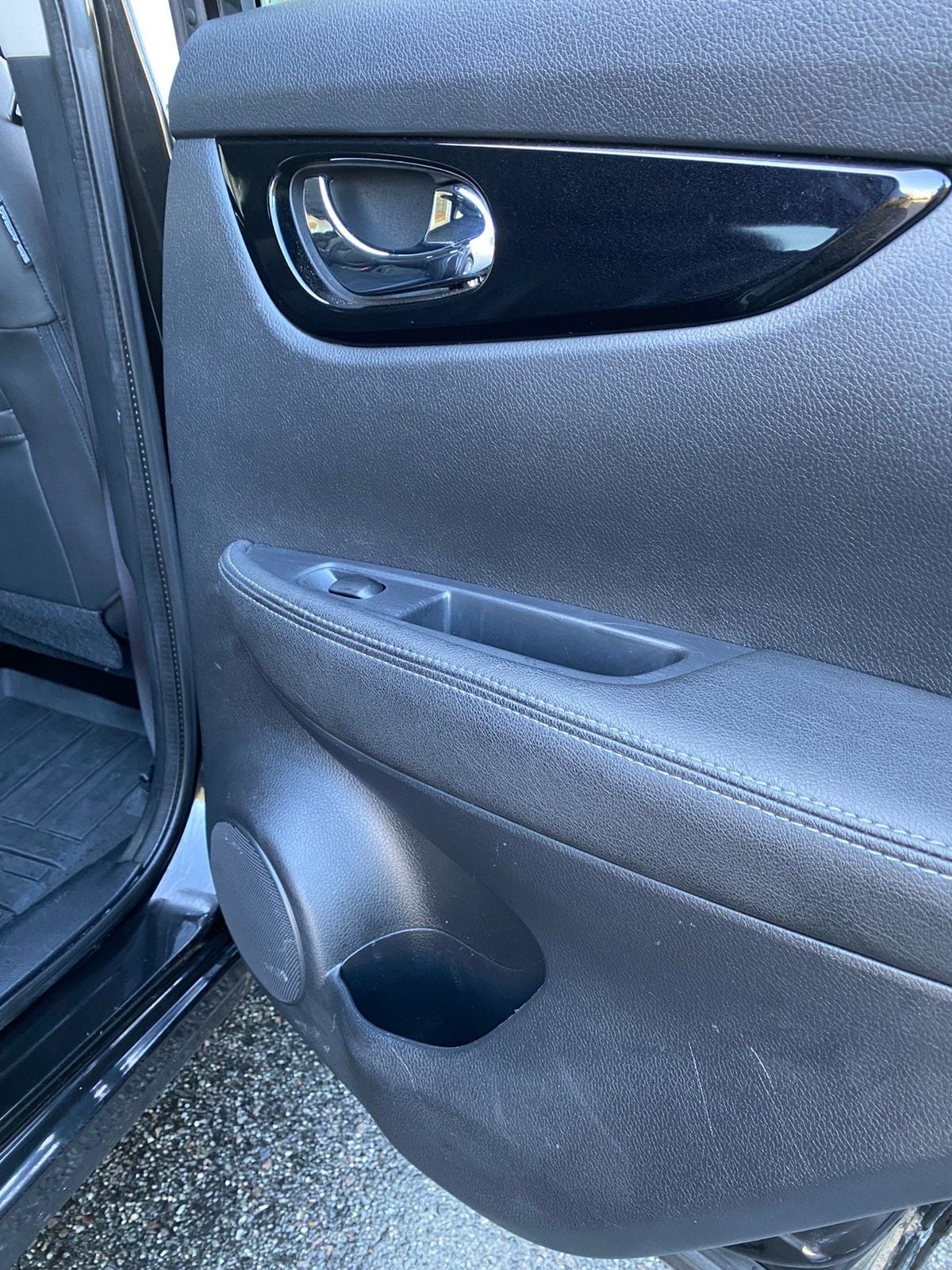 Nissan Qashqai II 1.5 dCi 110 Tekna – Caméra 360° – Toit panoramique